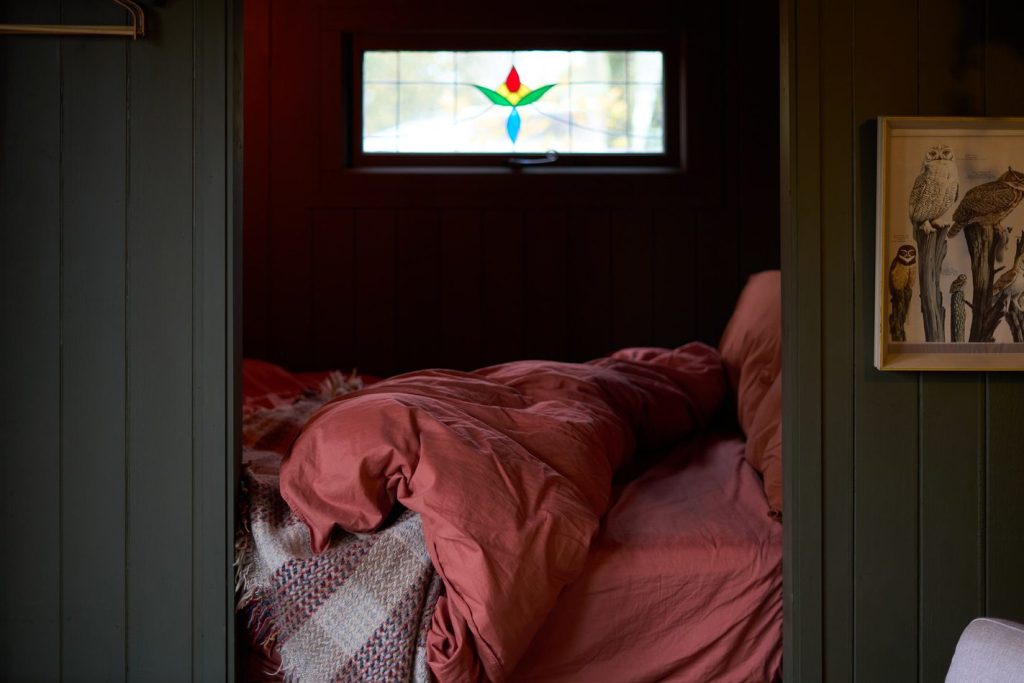 Shepards Hut Bed